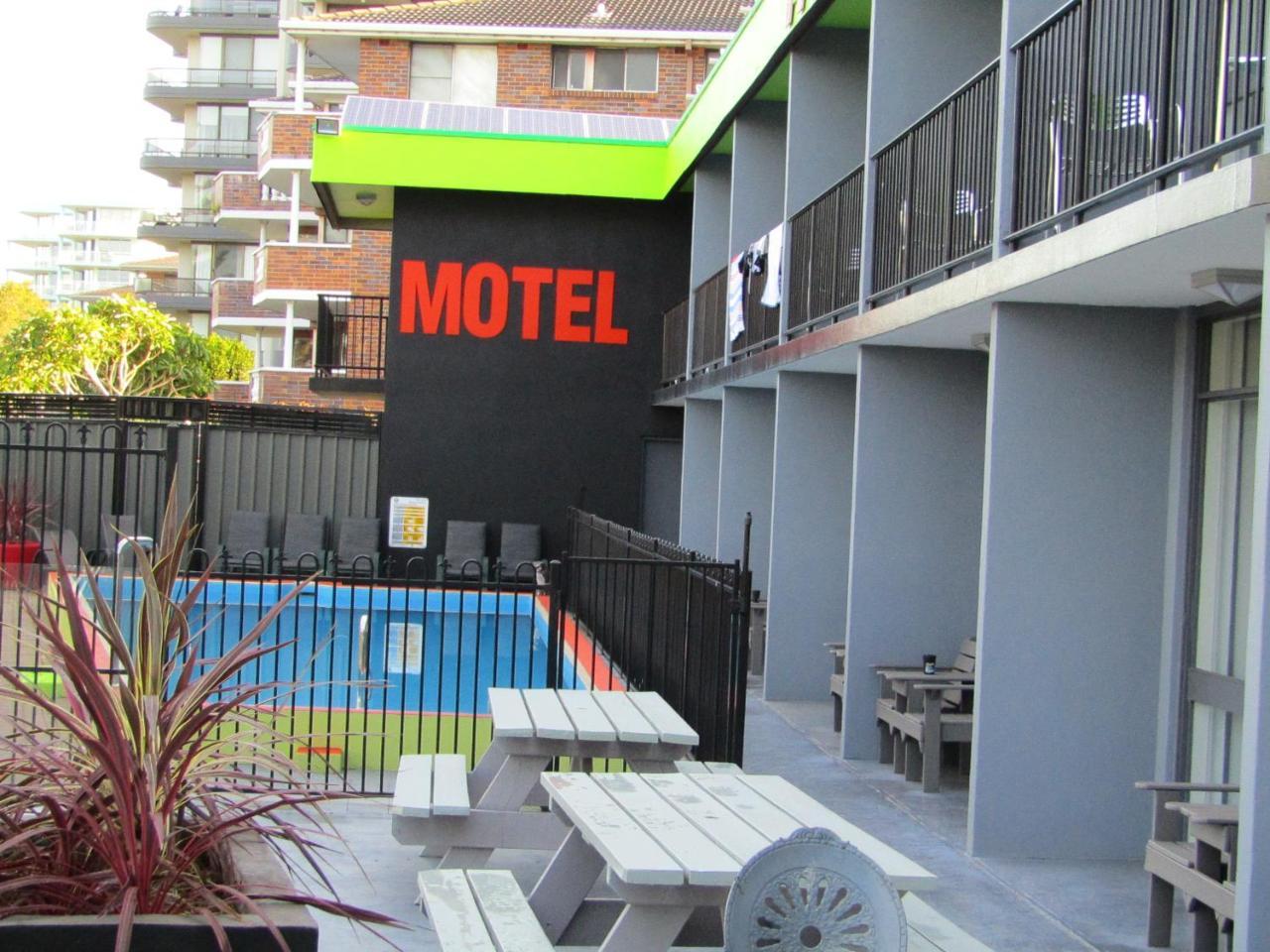 Le George Motel Port Macquarie Bagian luar foto